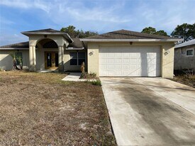 2614 Carol Pl in Lehigh Acres, FL - Building Photo