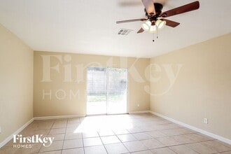 29322 Brookchase Dr in Spring, TX - Building Photo - Building Photo