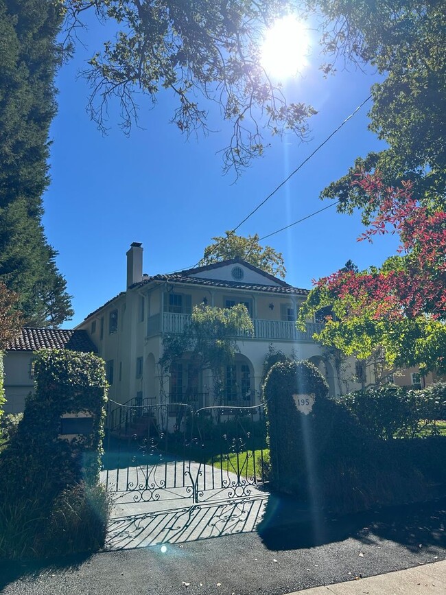 property at 195 W Poplar Ave