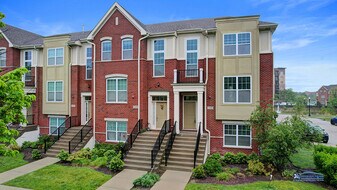 1255 Danforth Ct in Vernon Hills, IL - Building Photo