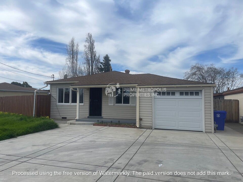 15309 Andover St in San Leandro, CA - Building Photo