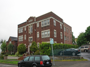 411 63rd St in Seattle, WA - Building Photo - Building Photo