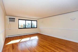 9629 Brandy Ct in Des Plaines, IL - Building Photo - Building Photo