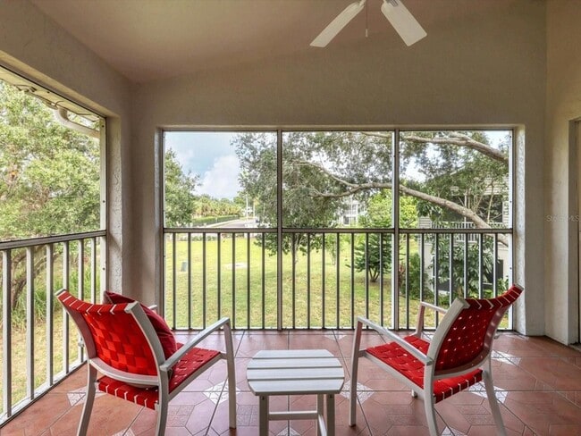 7234 Eleanor Cir, Unit 203 in Sarasota, FL - Building Photo - Building Photo