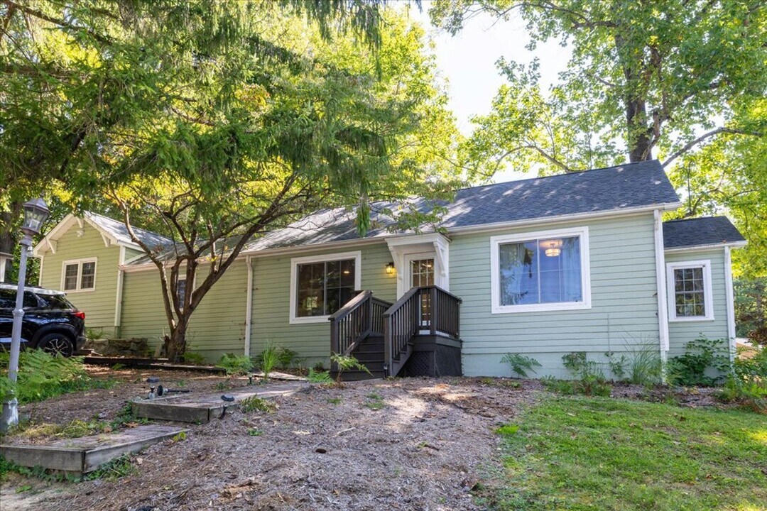 110 Orchard View Ln in Blacksburg, VA - Building Photo