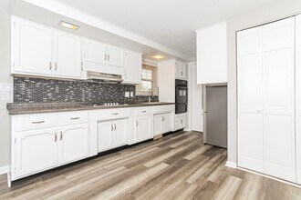 208 Silverstone Dr in Englewood, OH - Building Photo - Building Photo