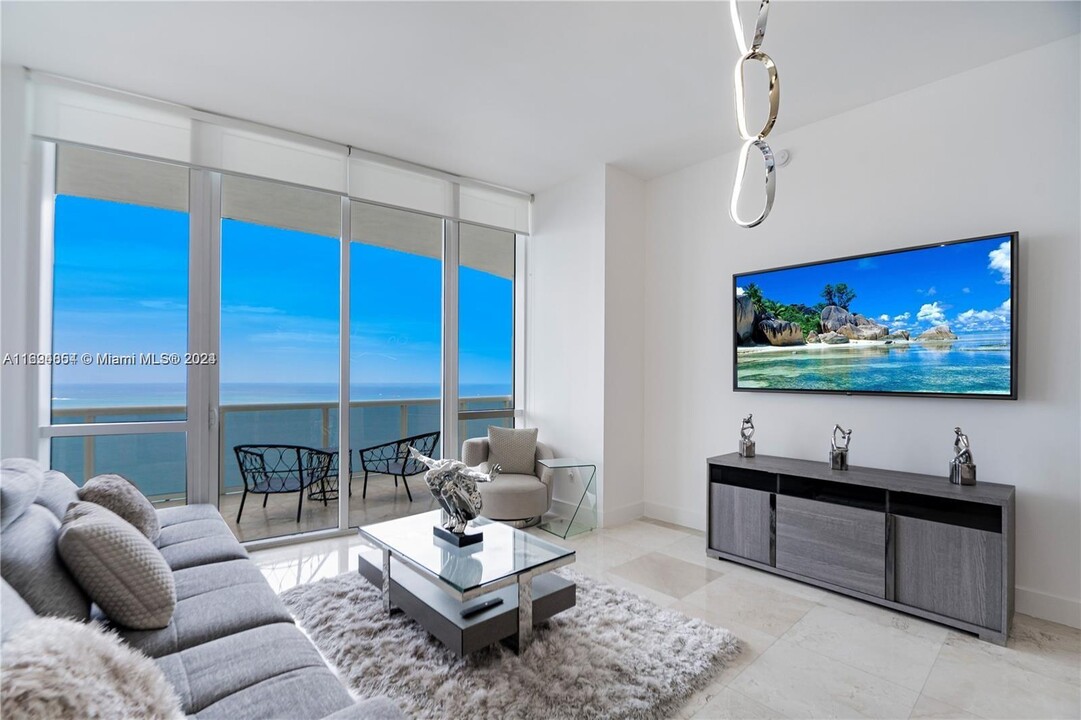 16001 Collins Ave, Unit 3803 in Sunny Isles Beach, FL - Building Photo