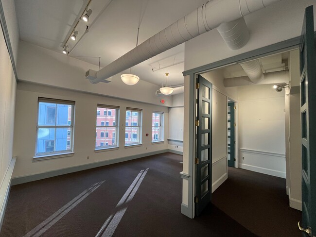 33 Kingston St, Unit #5 in Boston, MA - Building Photo - Building Photo