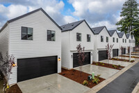 Grove at 162nd in Vancouver, WA - Building Photo - Building Photo