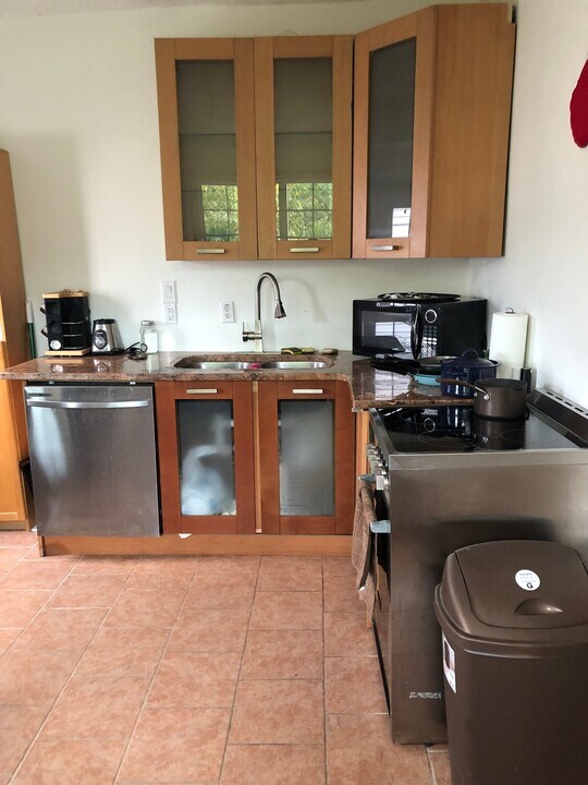 2418 Perry St in Richmond, VA - Foto de edificio