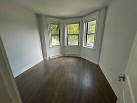 81 Park Dr in Boston, MA - Building Photo