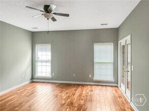 9 Falkland Ave in Savannah, GA - Building Photo - Building Photo