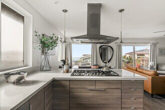 1315 Cornish Dr in Encinitas, CA - Building Photo - Building Photo