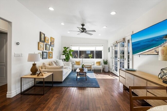 737 Griffith Way in Laguna Beach, CA - Foto de edificio - Building Photo