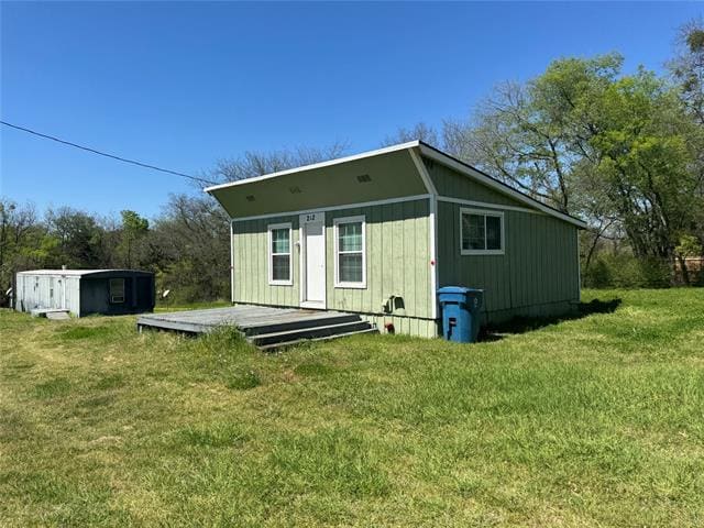 property at 202 W Tarrant St