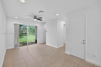 7657 NW 88th Terrace in Tamarac, FL - Building Photo - Building Photo