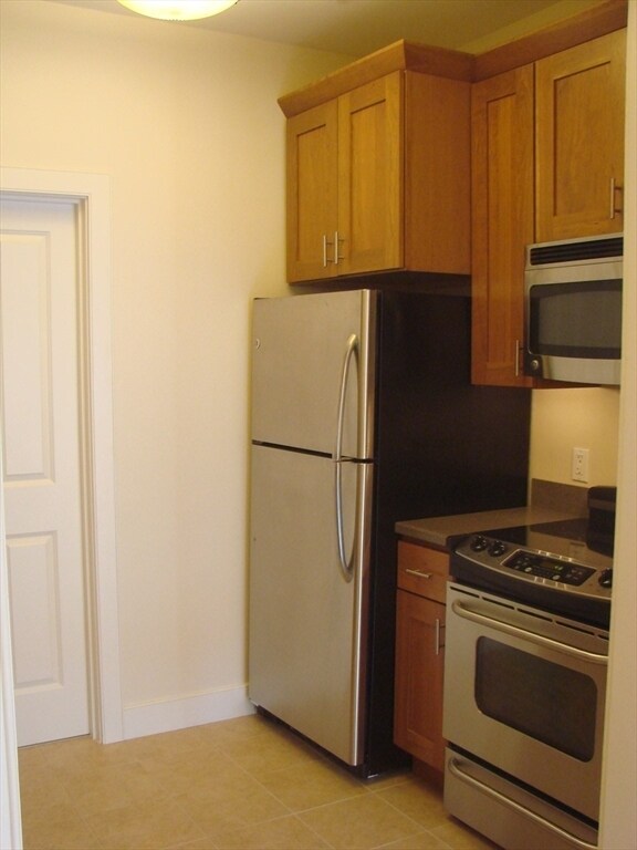 402 Marlborough St, Unit 5 in Boston, MA - Building Photo - Building Photo