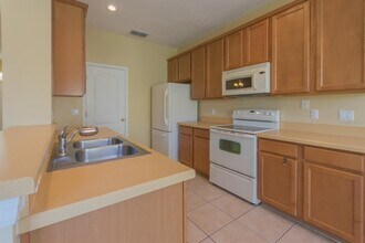 2247 J Lawson Blvd in Orlando, FL - Building Photo - Building Photo