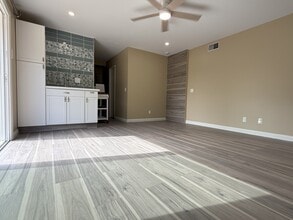 1977 Erbes Rd in Thousand Oaks, CA - Building Photo - Building Photo