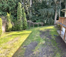 18234 120th Ave SE, Unit A in Renton, WA - Building Photo - Building Photo