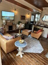 6920 NE 27th Ave, Unit Entire unit B in Portland, OR - Foto de edificio - Building Photo