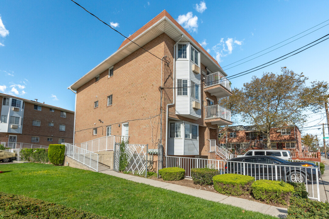 Brook Club Condominium in Brooklyn, NY - Building Photo