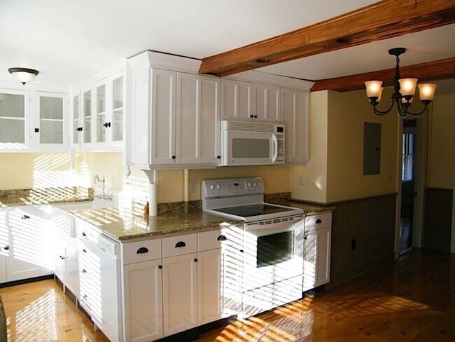 47 Mill St in Newport, RI - Building Photo - Building Photo