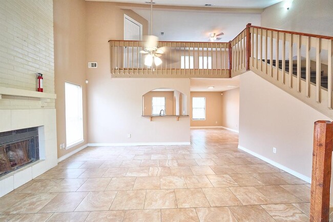 10126 Northview Dr in Houston, TX - Building Photo - Building Photo
