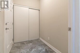 974 Kilbirnie Dr in Ottawa, ON - Building Photo - Building Photo