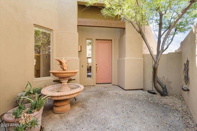 9670 E Chuckwagon Ln in Scottsdale, AZ - Building Photo - Building Photo