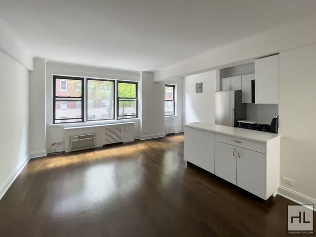 BEEKMAN PLACE, Unit 5E in New York, NY - Building Photo - Building Photo