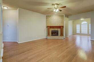 1629 Laurel Springs Ct in Desoto, TX - Building Photo - Building Photo