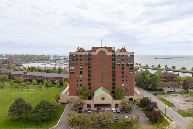 Admiral's Walk Condominiums in Buffalo, NY - Building Photo - Building Photo