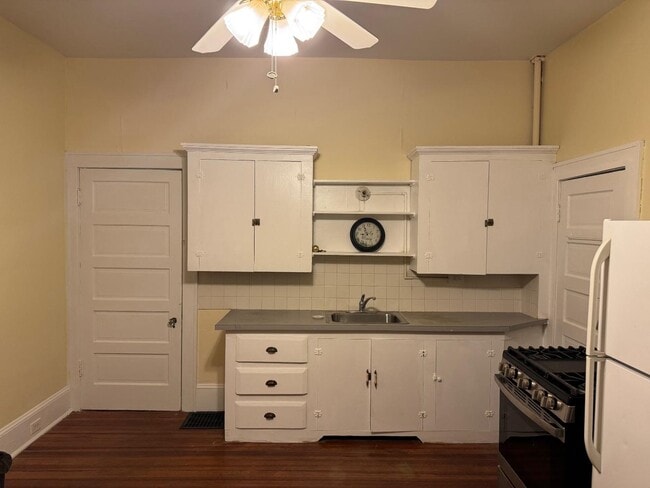 1533 W Northwest Blvd in Winston-Salem, NC - Building Photo - Building Photo