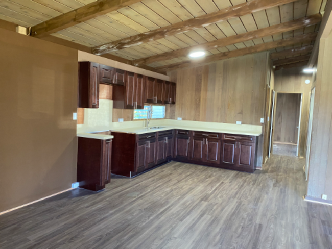 2518 Komo Mai Dr in Pearl City, HI - Building Photo - Building Photo