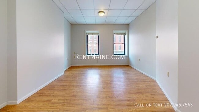 35 Main St, Unit 22 in Bangor, ME - Building Photo - Building Photo