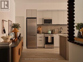 65 Trinity St in Toronto, ON - Building Photo