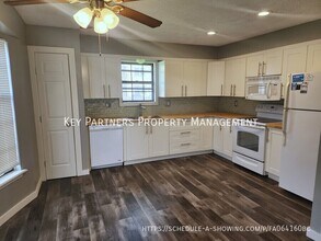 9110 W 102nd St in Overland Park, KS - Building Photo - Building Photo