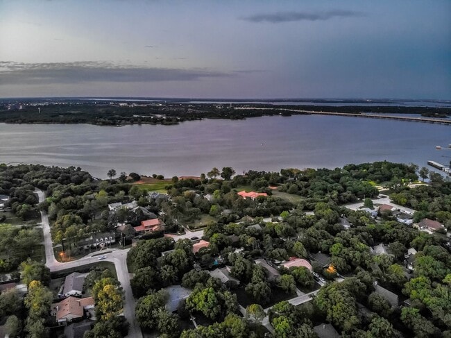 property at 121 Lake Vista W