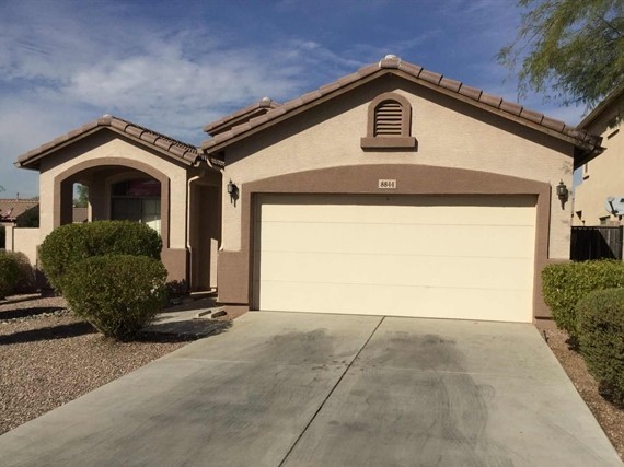 8844 W Gibson Ln in Tolleson, AZ - Building Photo