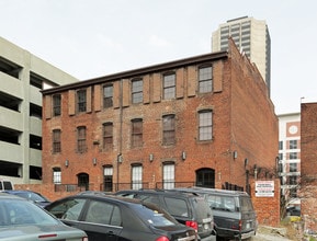 The Buggy Factory in Richmond, VA - Foto de edificio - Building Photo