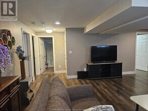 2927 McRobbie Cres in Windsor, ON - Building Photo - Building Photo