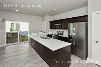 17131 Mistflower Ln in Urbandale, IA - Building Photo - Building Photo