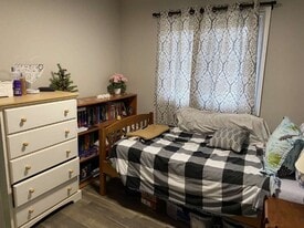 1201 Afton Dr in Sarnia, ON - Building Photo