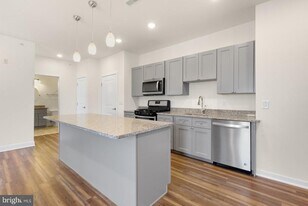 2411 Kensington Ave in Philadelphia, PA - Building Photo