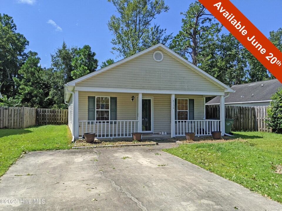 4156 Sunglow Dr in Wilmington, NC - Building Photo