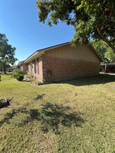 2320 Buchanan Dr in Baytown, TX - Building Photo - Building Photo