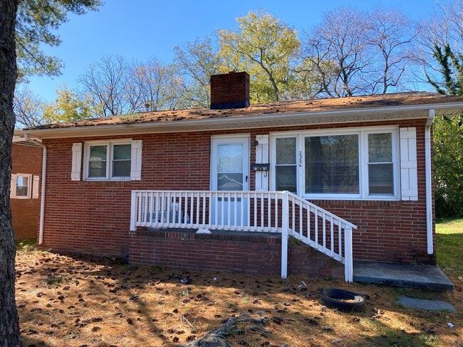 2326 Waterbury St in Winston-Salem, NC - Building Photo - Building Photo