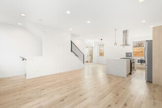 813 26th Ave S in Seattle, WA - Building Photo - Building Photo