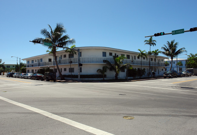 Terry Beach Apartments in Miami Beach, FL - Building Photo - Building Photo